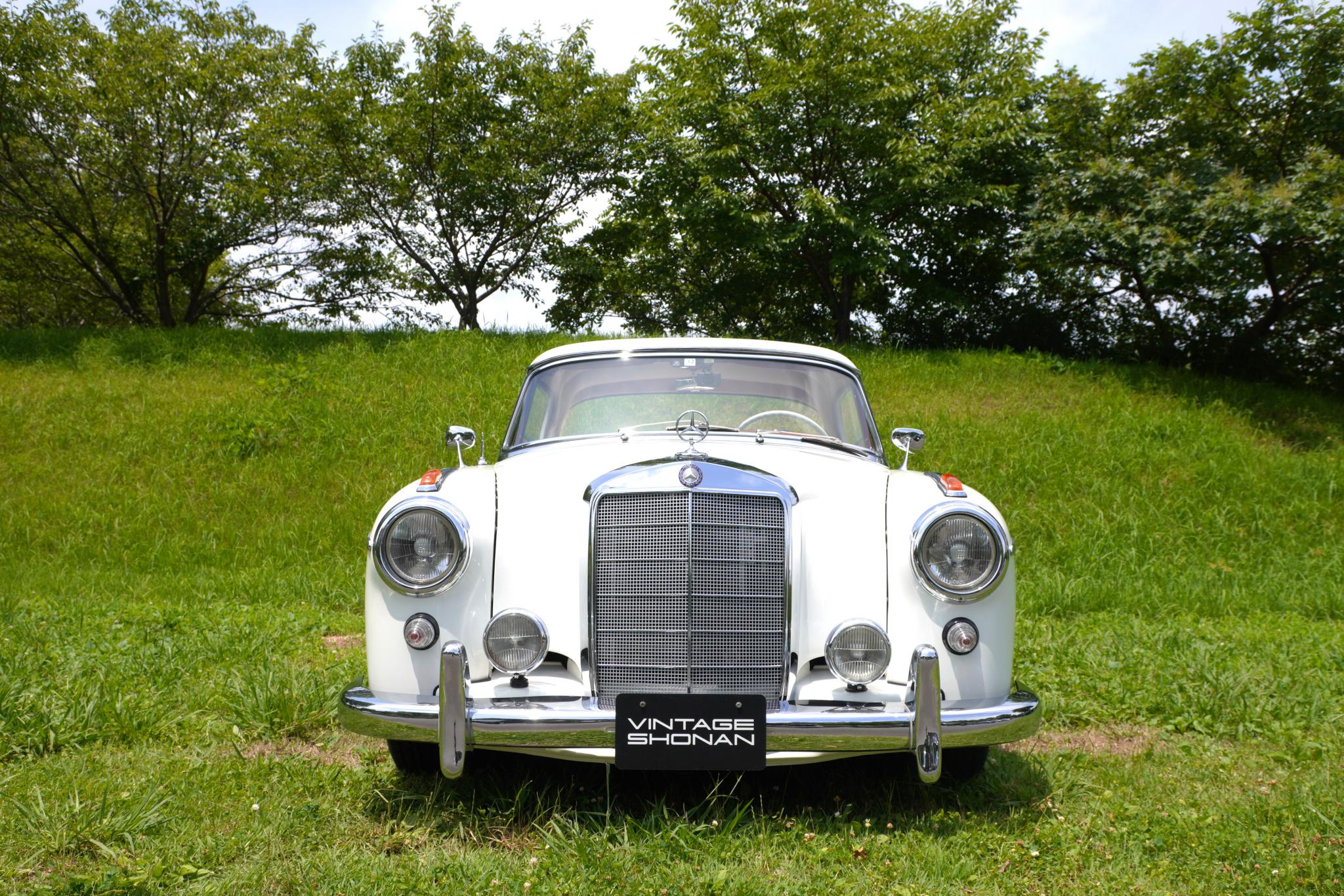 メルセデス・ベンツ 220Sクーペ クラッシクカー ヴィンテージカーの 