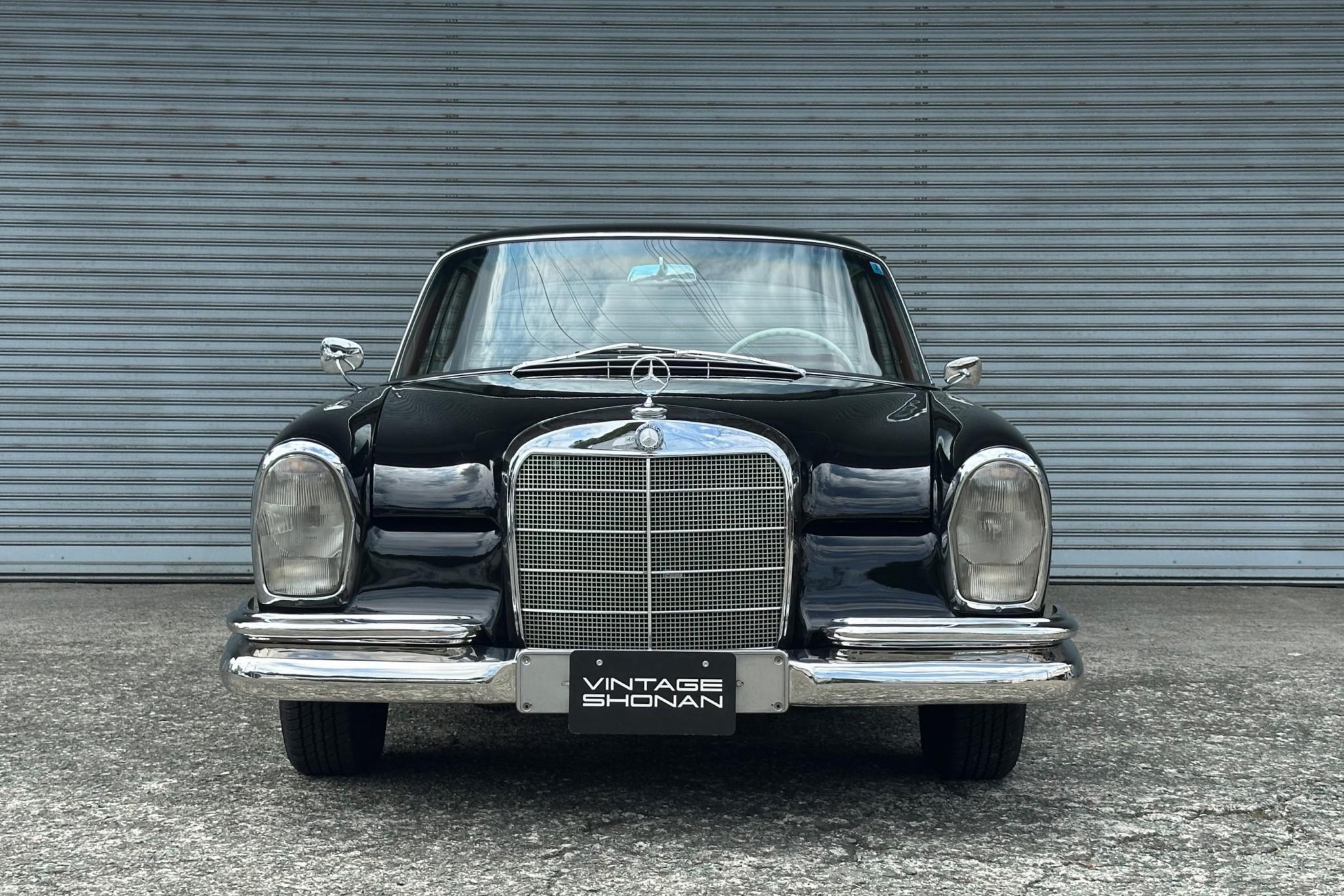 メルセデス・ベンツ 220SEbクーペ クラッシクカー ヴィンテージカーの 
