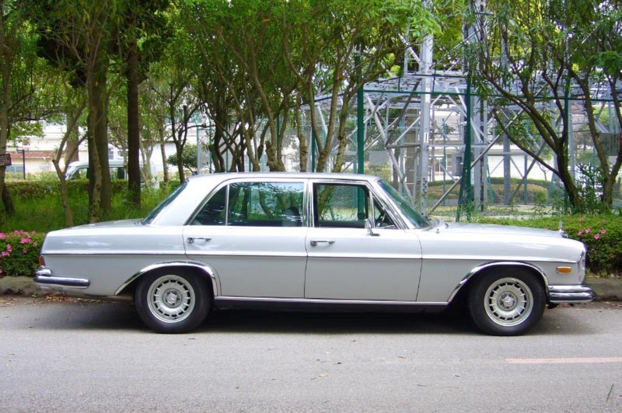 ヴィンテージカー販売 メルセデス・ベンツ 300SEL6.3