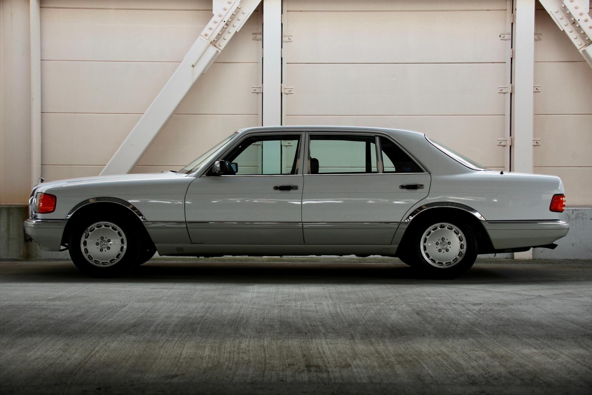 ヴィンテージカー販売 メルセデス・ベンツ 560SEL